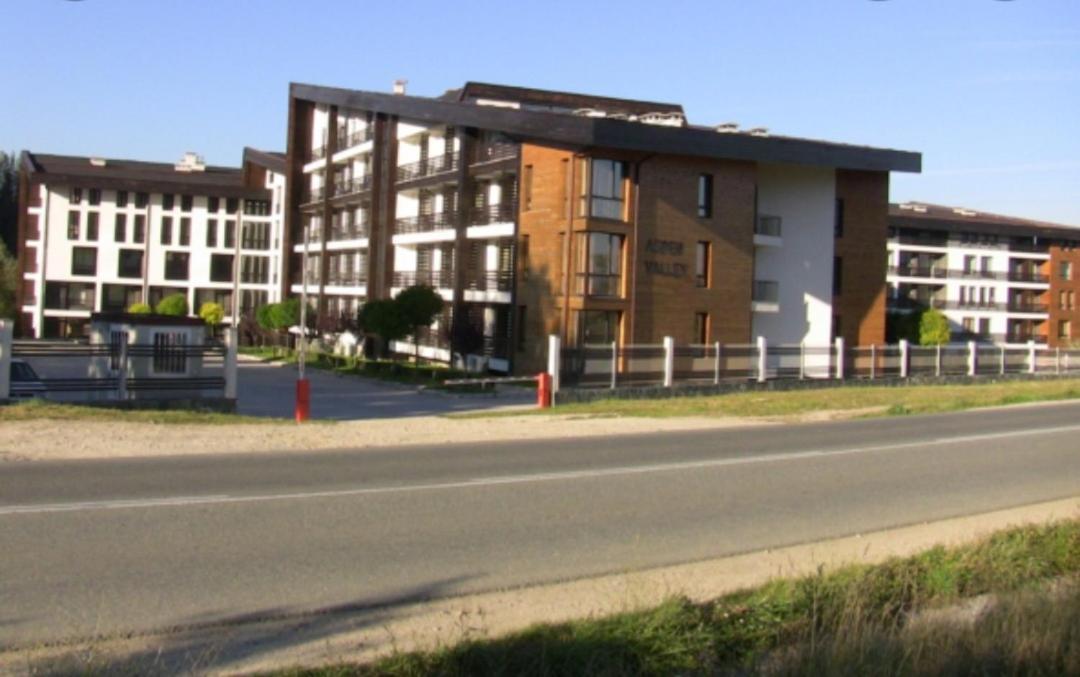 Aspen Luxury Apartamnet Razlog Ngoại thất bức ảnh